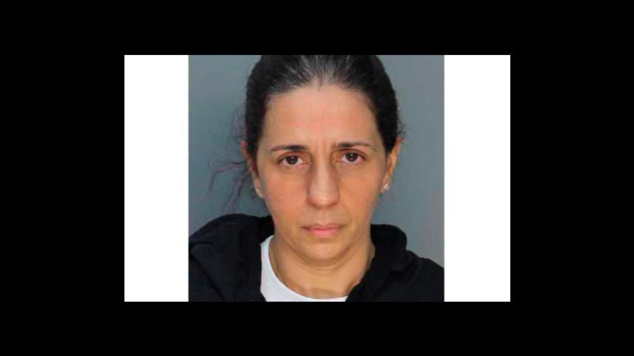 Juez niega ayuda pública a dominicana acusada de ahogar a su hijo autista en Miami