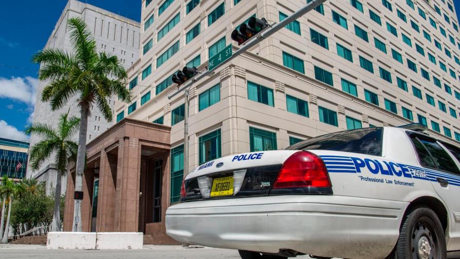 Al menos seis estudiantes detenidos en Florida por amenazas a escuelas