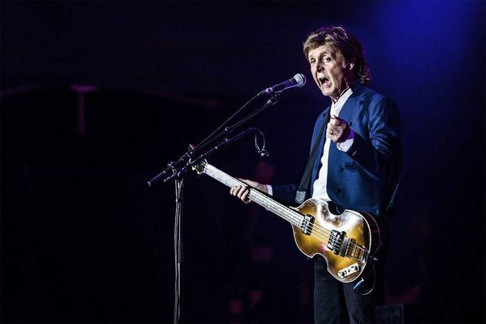 Paul McCartney refleja su vida en un libro con 154 letras de canciones