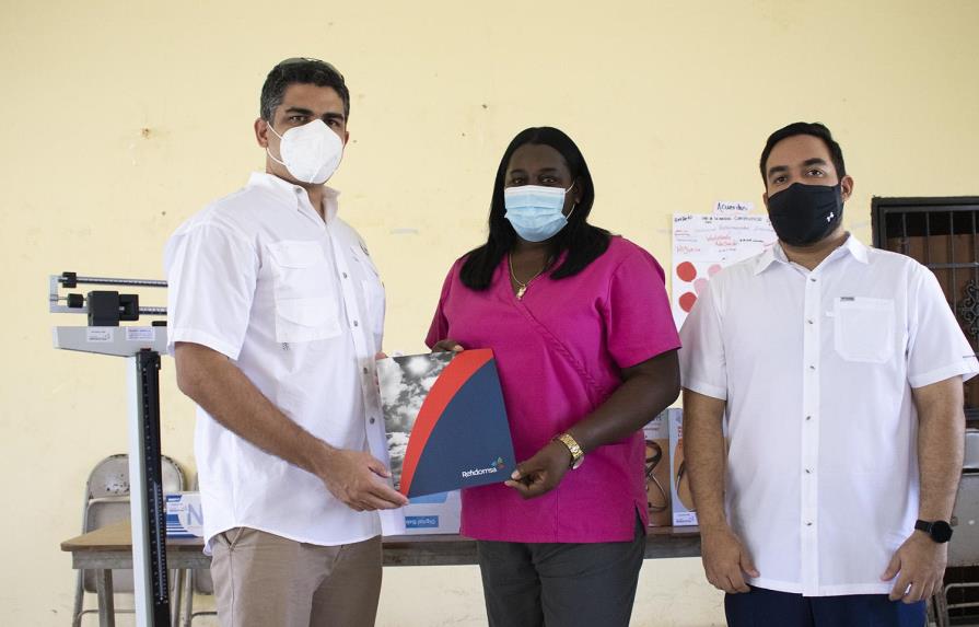 Fundación Refidomsa dona instrumentos médicos a UNAP