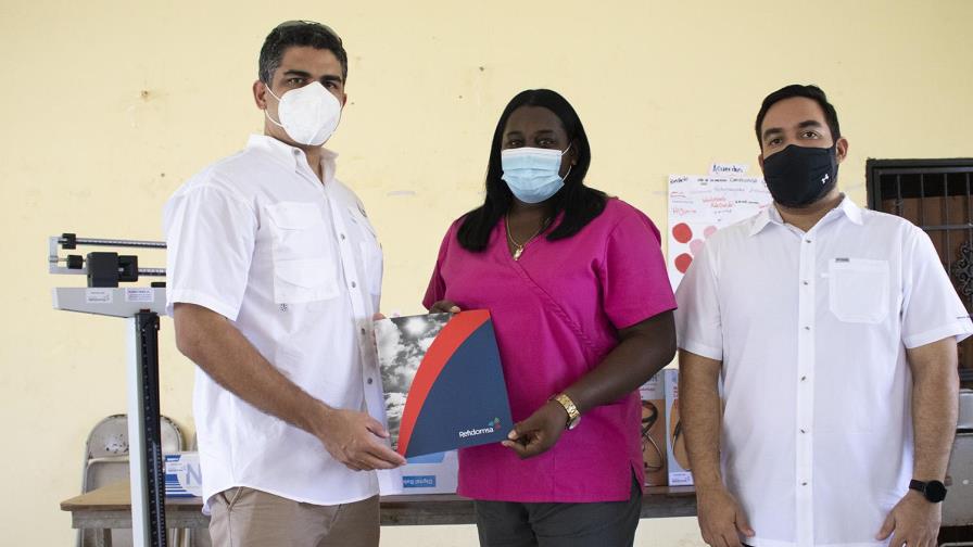 Fundación Refidomsa dona instrumentos médicos a UNAP