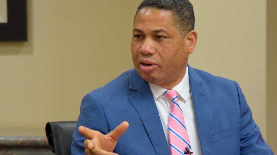 Trajano Santana: “Una división del PLD afectaría a todo el sistema de partidos políticos”
Santana: “La Ley de Partidos tiene amenazas” Trajano Santana: “Una división del PLD afectaría a todo el sistema de partidos políticos”
Santana: “La Ley de Partidos tiene amenazas”