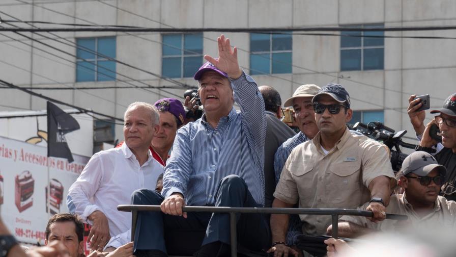 Leonelistas desafían la lluvia y radicalizan lucha en defensa de la Constitución 