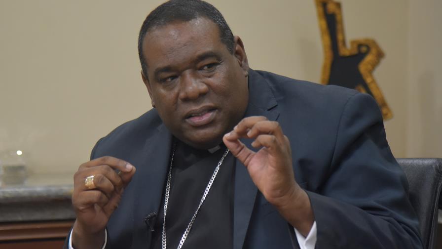 “Partiendo del diálogo con el pueblo analicen si se puede cambiar la Constitución”
Apela a la conciencia de los empresarios sobre la cesantía
Haití y la educación