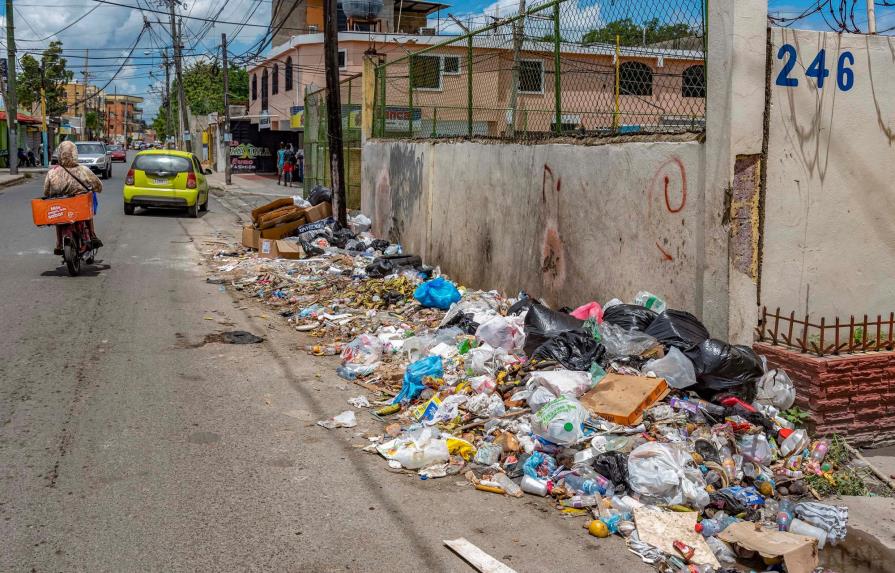 Afirman recogida de basura en Santo Domingo Este mejora un 55% 