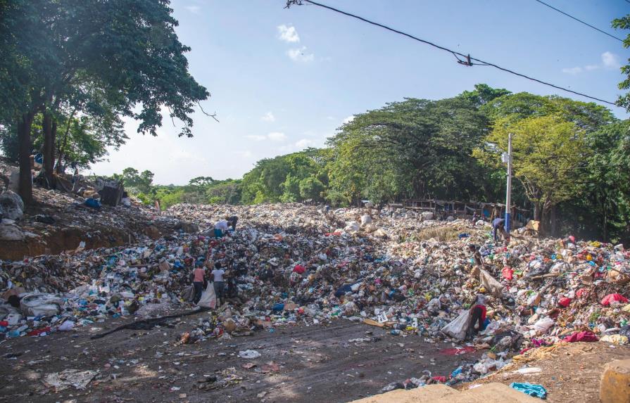 Se llena de basura otra vez estación de transferencia de Santo Domingo Este