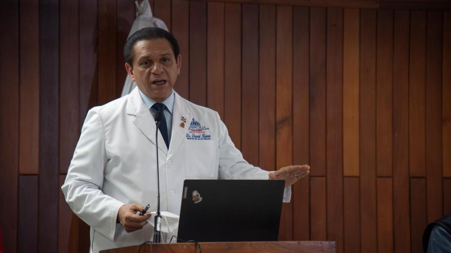 Ministro de Salud pide a ONU y OMS interceder para que haitianas se atiendan en su país