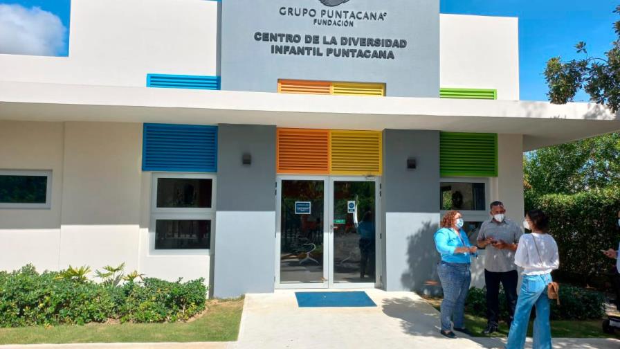 Grupo Puntacana realiza obras sociales en beneficio de la comunidad de Verón 
