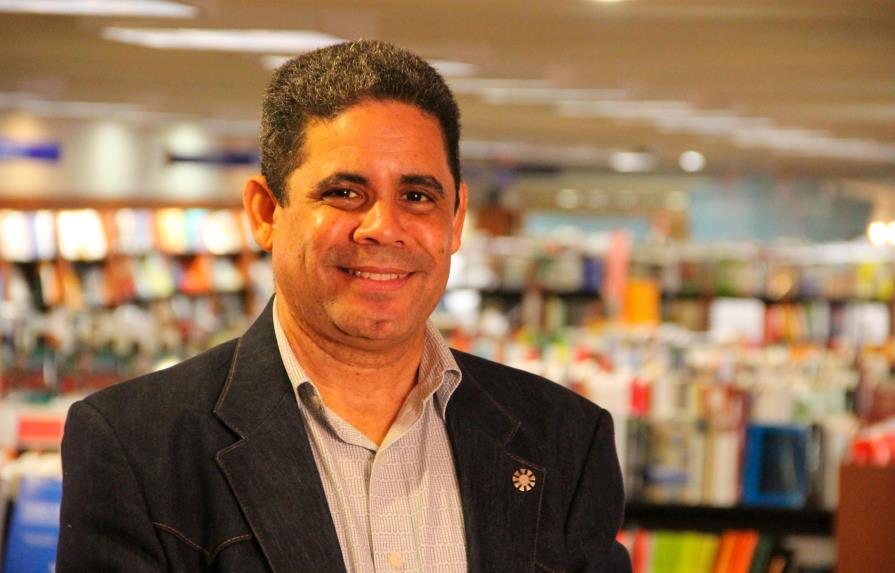 Biblioteca Nacional inició un taller de novela a cargo del escritor Pedro Antonio Valdez