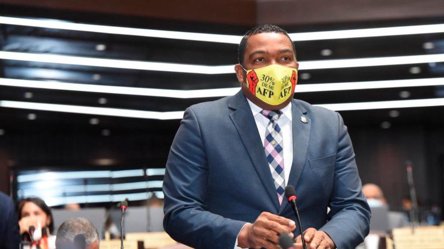 Botello llama a una nueva manifestación por entrega de fondos de pensiones Botello llama a una nueva manifestación por entrega de fondos de pensiones