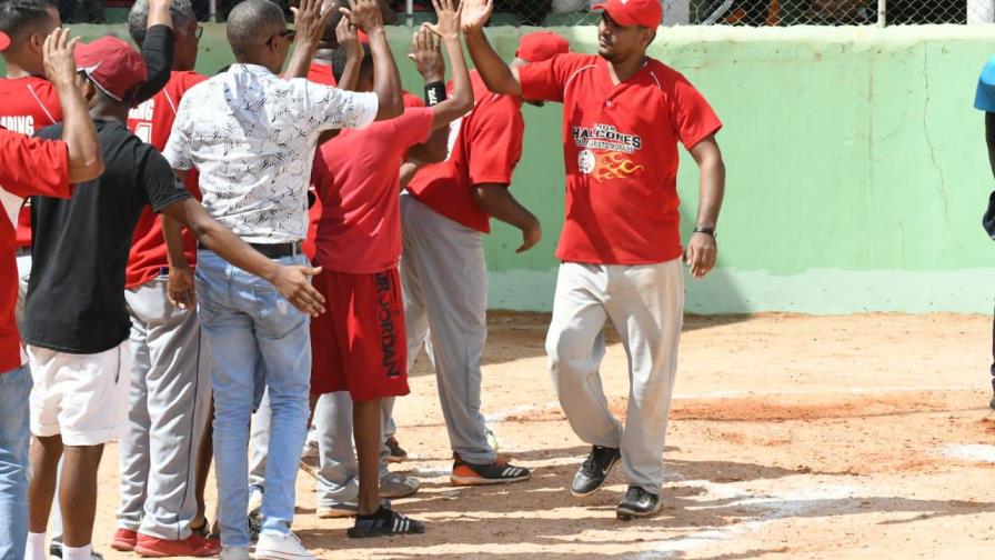 Halcones-A y Adovenprofar  ganan Zonas 1 y 3 de softbol del Distrito Nacional
