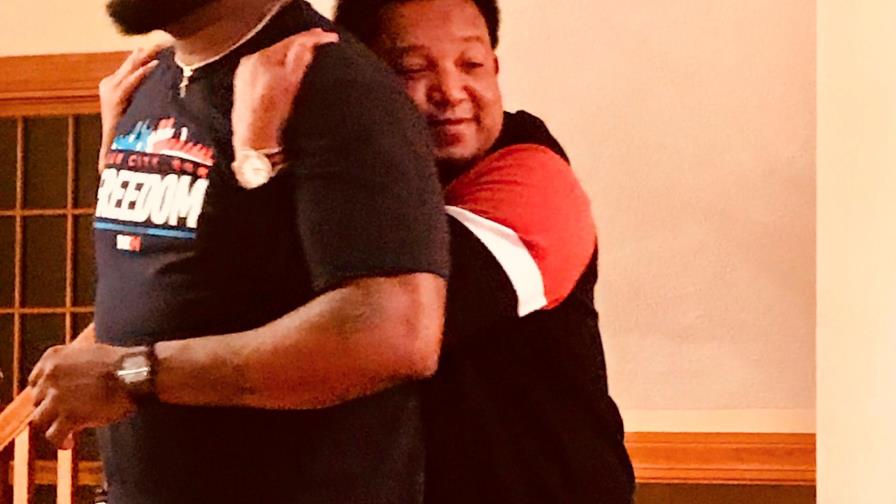 Pedro Martínez y Manny Ramírez envían mensajes de aliento a David Ortiz