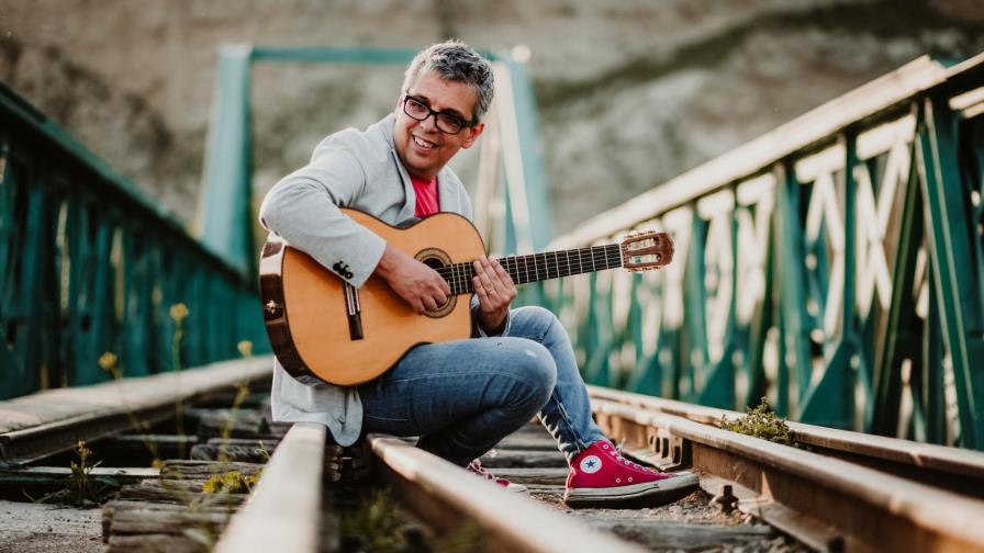 Pedro Guerra regresa a suelo dominicano para celebrar sus veinticinco años en la escena