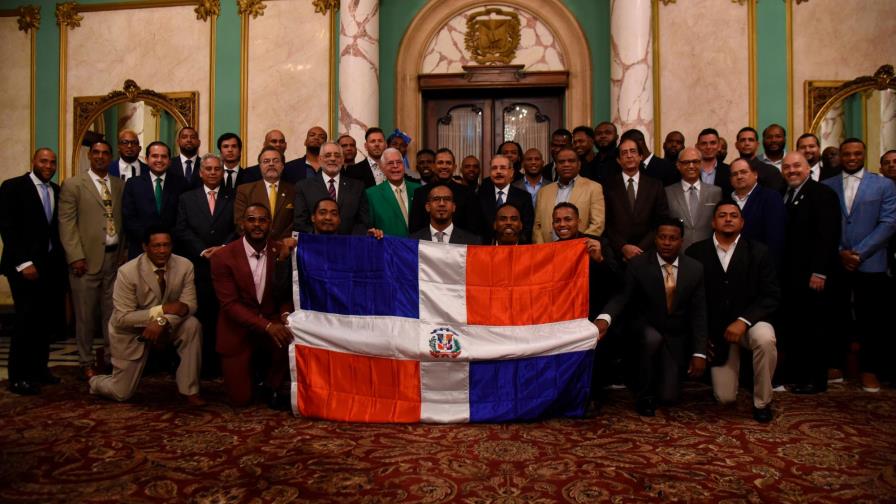 Presidente Medina a las Estrellas Orientales: “Le pido que bateen por 51 años” Presidente Medina a las Estrellas Orientales: “Le pido que bateen por 51 años”