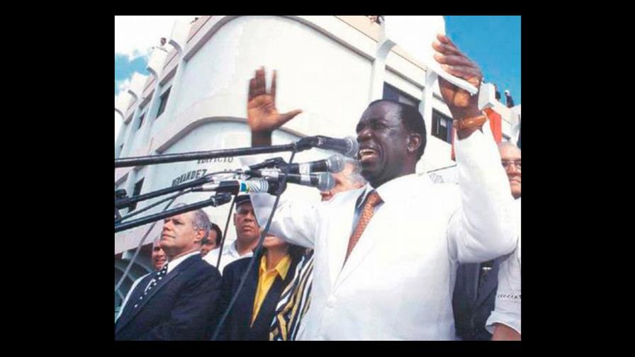 Aprueban proyecto de ley designaría como Peña Gómez a la Liga Municipal Dominicana