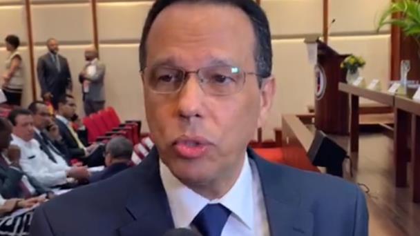 ¿Qué dice el ministro de Educación sobre las pruebas en que se “quemaron” los estudiantes?