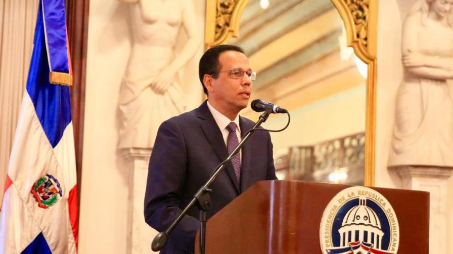 Anuncian nueva resolución que amplía comisión que estudiará política de género  