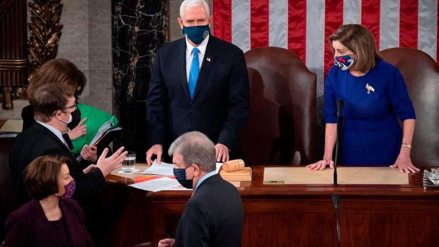 Vicepresidente Pence pide que violencia en Capitolio de EEUU “termine ya”