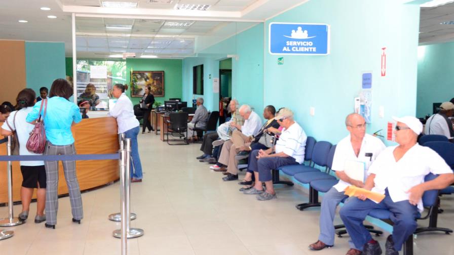 Rebaja de comisión a las AFP tendrá poco efecto en sus ganancias Rebaja de comisión a las AFP tendrá poco efecto en sus ganancias