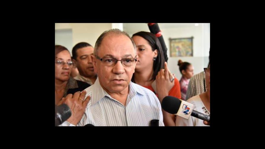 Aumento salarial debe reflejarse desde el 15 de agosto
Aumento salarial debe reflejarse desde el 15 Aumento salarial debe reflejarse desde el 15 de agosto
Aumento salarial debe reflejarse desde el 15