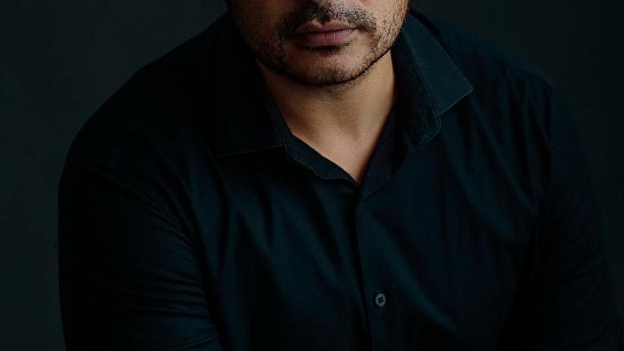 Pepe Sierra celebra nominación por “Mejor obra teatral” en Premios Soberano 2021