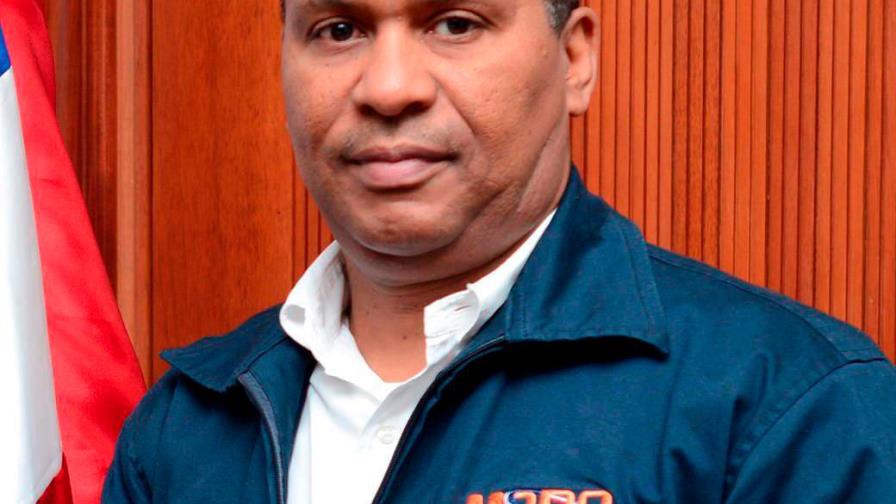 Ministro de Obras Públicas denuncia usan su nombre en las redes