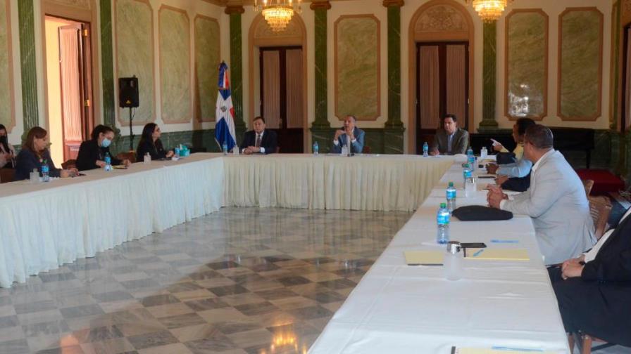 El lunes el Gobierno comenzará a distribuir comida a personas vulnerables El lunes el Gobierno comenzará a distribuir comida a personas vulnerables
