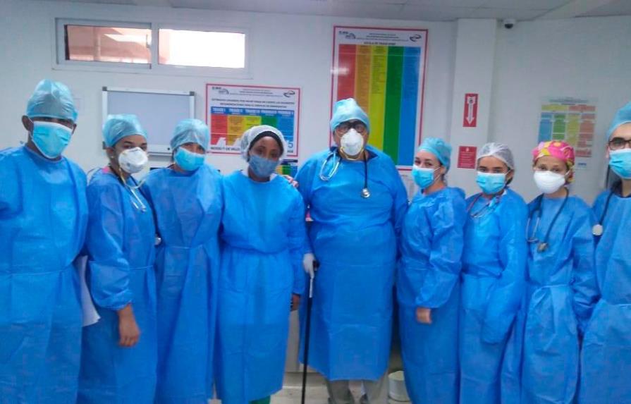Hospital Moscoso Puello niega que personal de salud trabaje sin protección