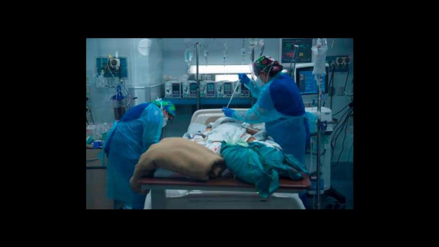 La red pública con casi el 60 % de sus camas UCI para COVID-19 ocupadas La red pública con casi el 60 % de sus camas UCI para COVID-19 ocupadas