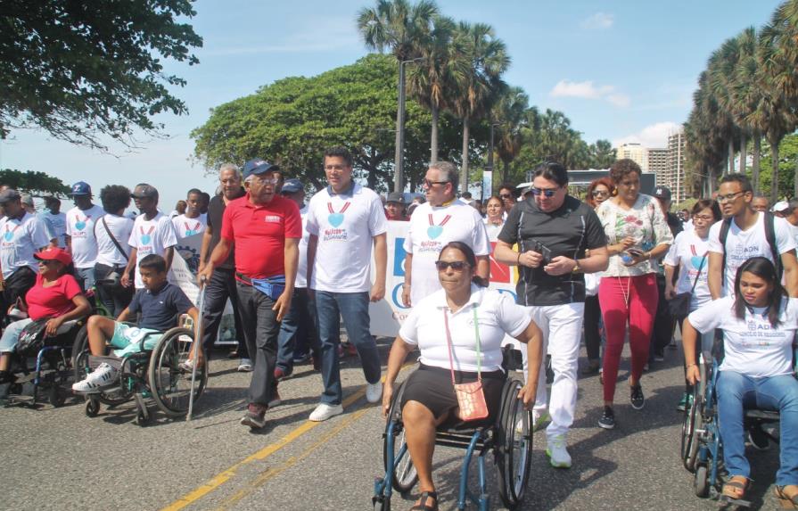 En el Malecón caminan por la inclusión social de las personas con discapacidad 