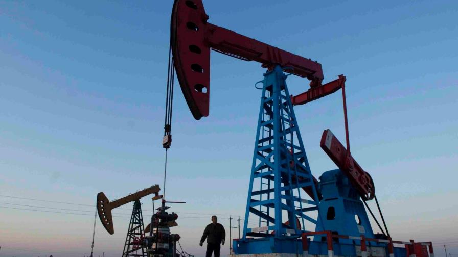 El petróleo de Texas cierra en 19,87 dólares el barril, su mínimo en 18 años
