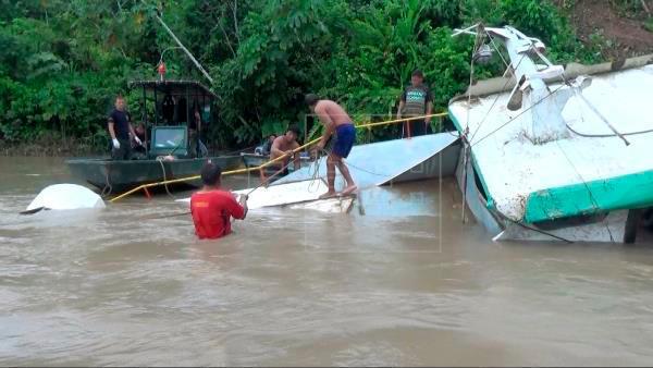 Confirman 11 muertos en el naufragio de la Amazonía peruana