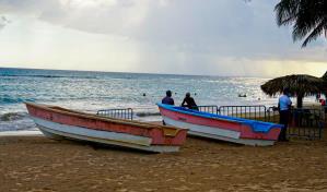 Gobierno anuncia inversi&oacute;n para recuperar Playa Guayacanes y La Playita