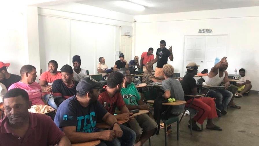 Llegan a República Dominicana otros 17 pescadores tras ser liberados en las Bahamas