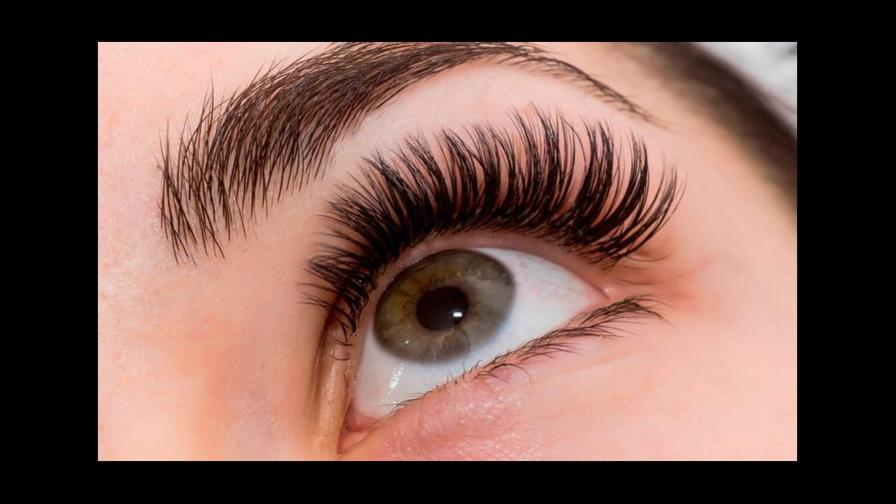 ¿Tienes extensiones de pestañas? Especialista advierte sobre propagación de piojos 