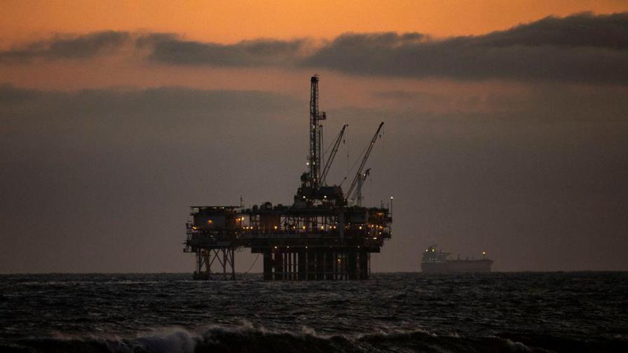 Crudo de Texas sube 1,13% tras cierres de producción forzados por tormentas