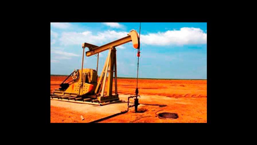 El petróleo de Texas cierra con un descenso del 0,6 %, hasta 65,61 dólares