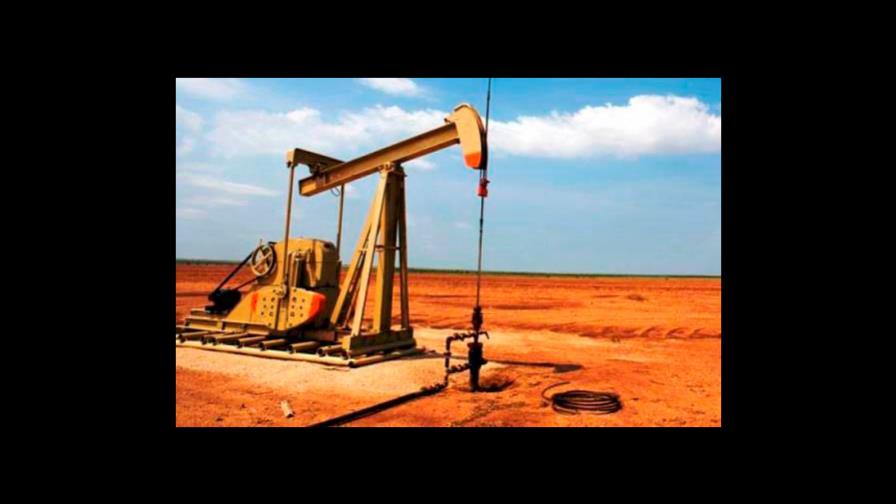 El petróleo de Texas cierra casi plano, en 52,25 dólares el barril