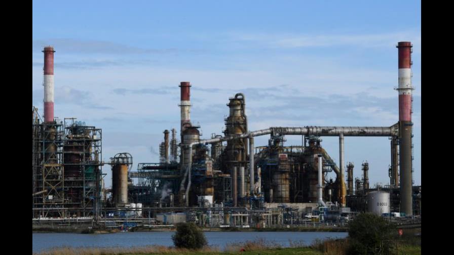 El petróleo de Texas sube un 1,2 % por la caída de los inventarios de EE.UU.
