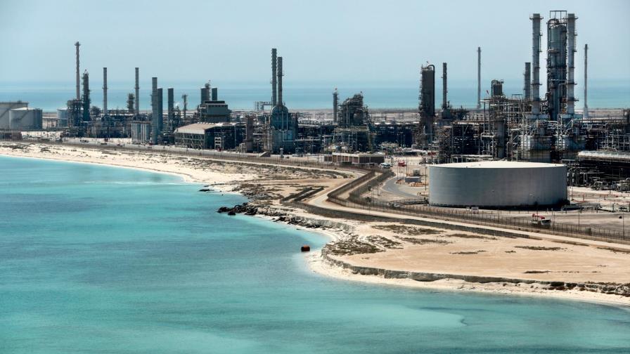 Arabia Saudita inicia guerra de precios del petróleo tras colapso de acuerdo con Rusia Arabia Saudita inicia guerra de precios del petróleo tras colapso de acuerdo con Rusia