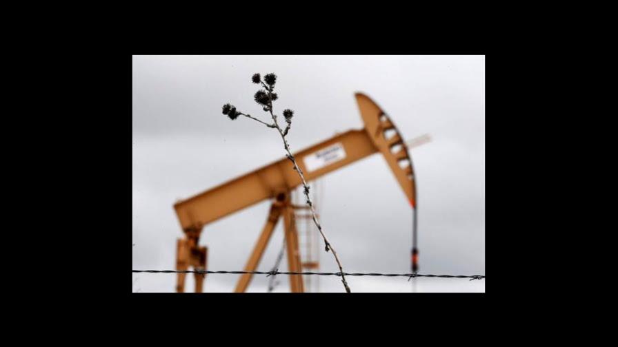 Petróleo de Texas abre con fuerte bajada de 4,55 % por temor descenso demanda