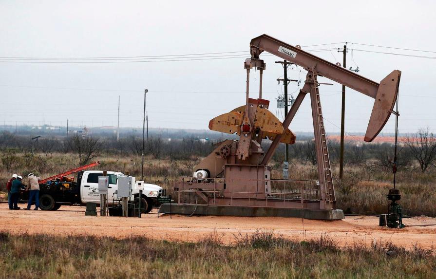 El Petróleo de Texas baja un 1,38 % por temor a nuevos casos de COVID-19