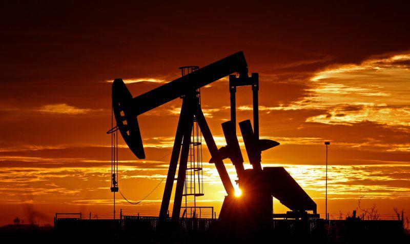 El petróleo de Texas baja 3.8 % y se coloca en 39.77 dólares el barril