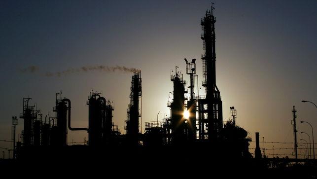 OPEP revisa a la baja la demanda de su crudo y deja sin cambios la mundial