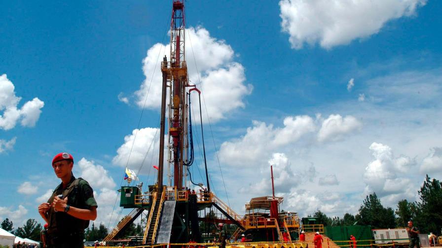 El petróleo venezolano alcanza mínimos históricos y cierra en 9,66 dólares