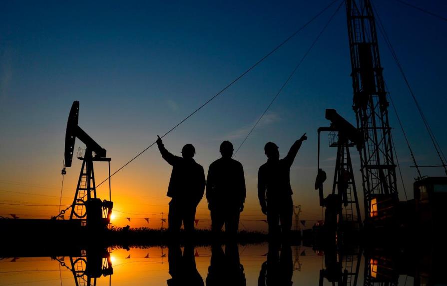 Irak: OPEP evalúa profundizar el recorte de la oferta petrolera en un 33 %
