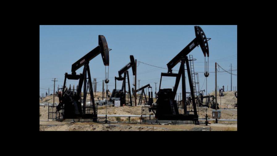 El barril del petróleo de Texas cierra por debajo de los 27 dólares El barril del petróleo de Texas cierra por debajo de los 27 dólares