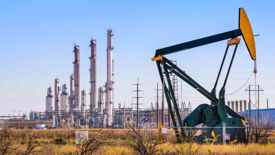 Petróleo de Texas abre con ligera subida del 1.05 % por el recorte de la OPEP