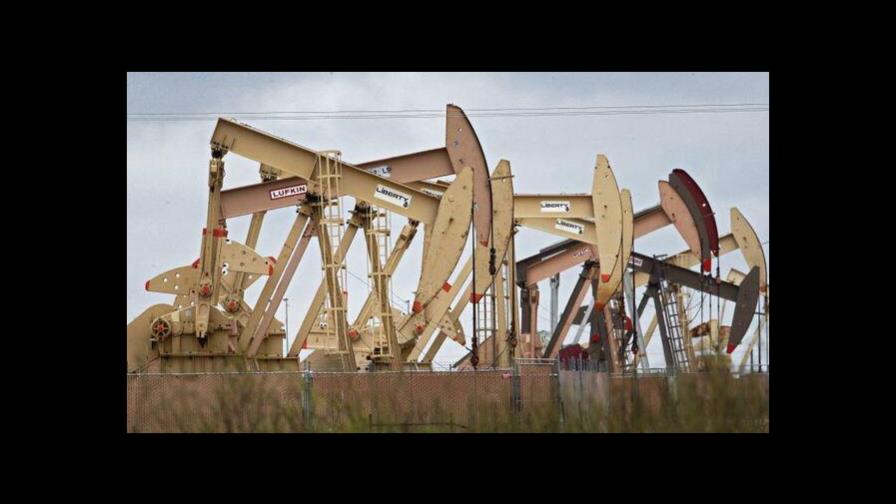 El barril de petróleo de Texas cierra a 18.27 dólares luego de caer un 8.1 %