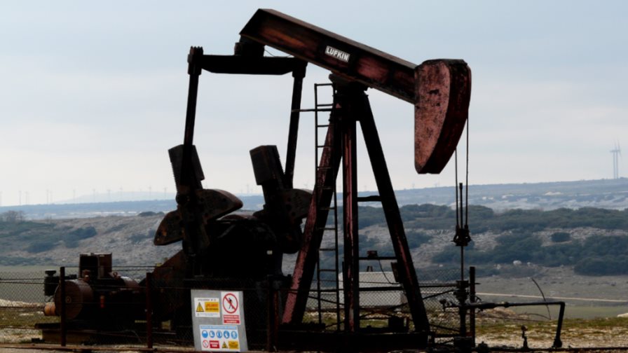 El petróleo de Texas se dispara un 21.5% por tensiones en Medio Oriente y poco almacenaje